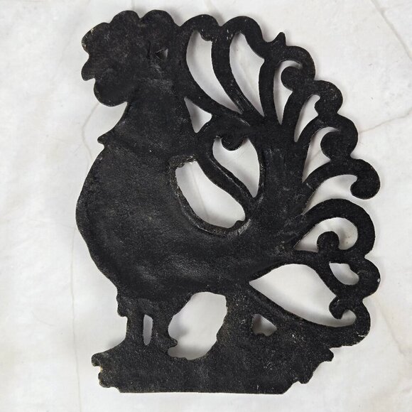 Vintage Brass Toned Cast Iron Rooster Wall Hangings Set of 2 Farmhouse Rustic - Picture 5 of 7